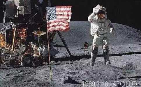 第一个成功登上月球的人是谁